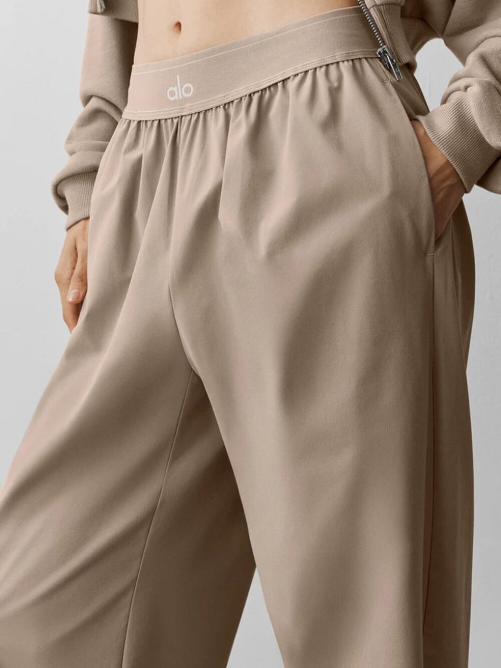 NWT Alo Yoga Gravel Suit Up Trouser Summer Comfortable Pants📦💕(Regular)